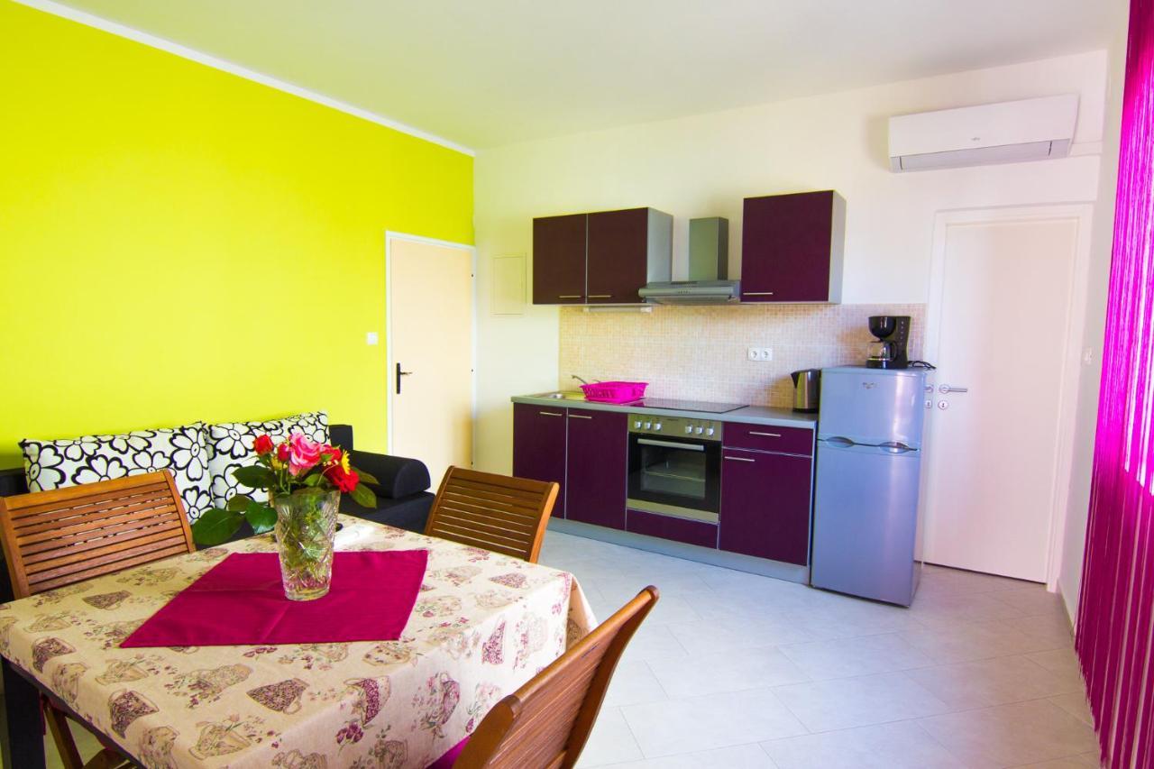 Apartment Kirby Krk Town Eksteriør billede