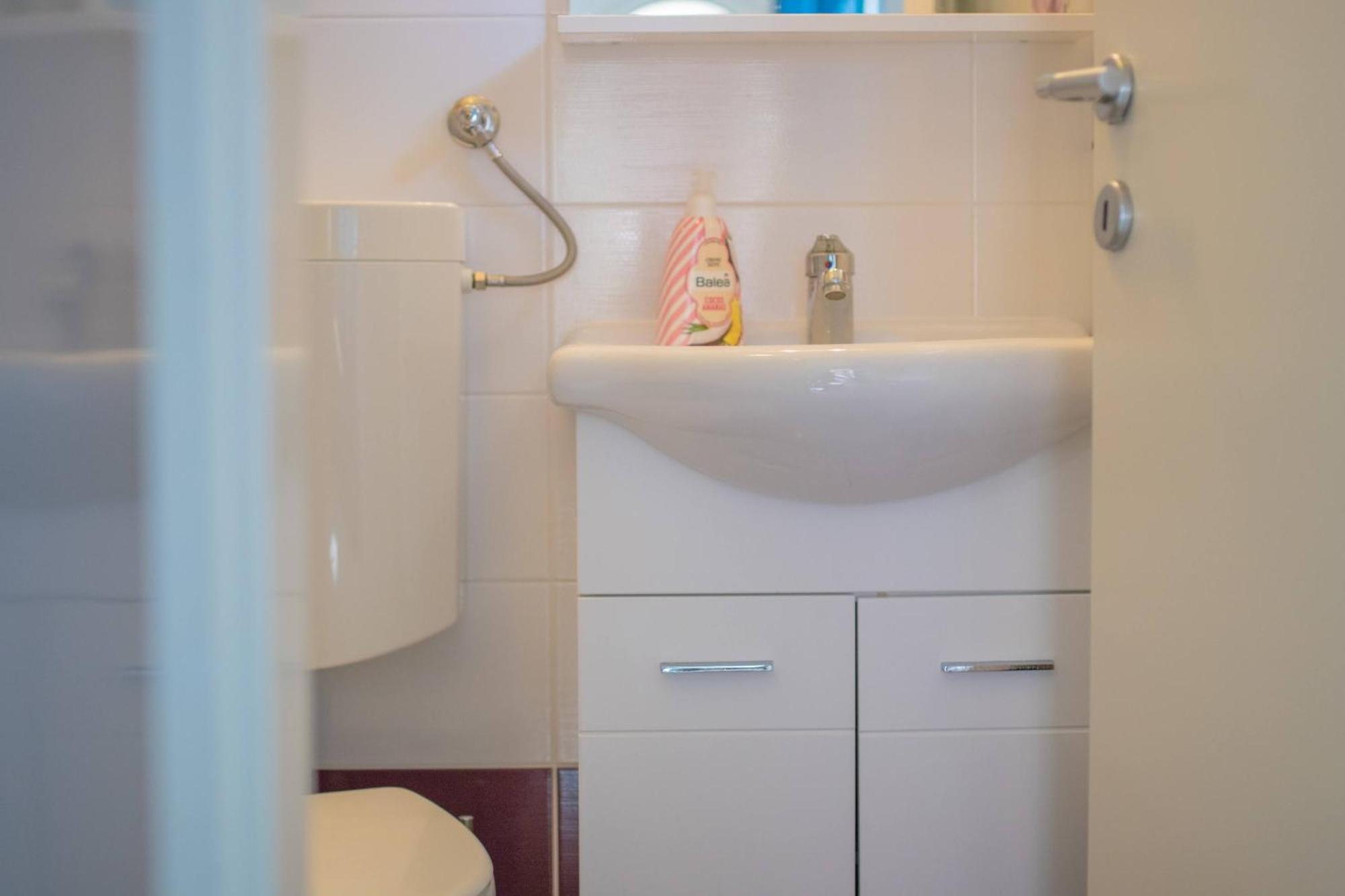 Apartment Kirby Krk Town Eksteriør billede